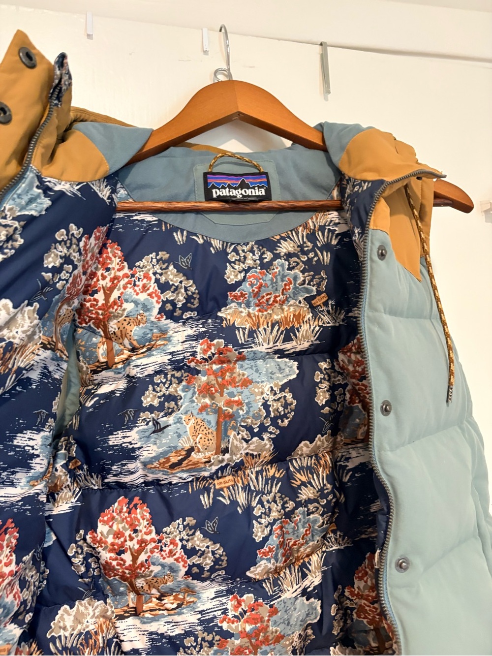Patagonia W’s Bivy Hooded Vest - Jacket
Shadow blue with yellow - Picture 4 of 5